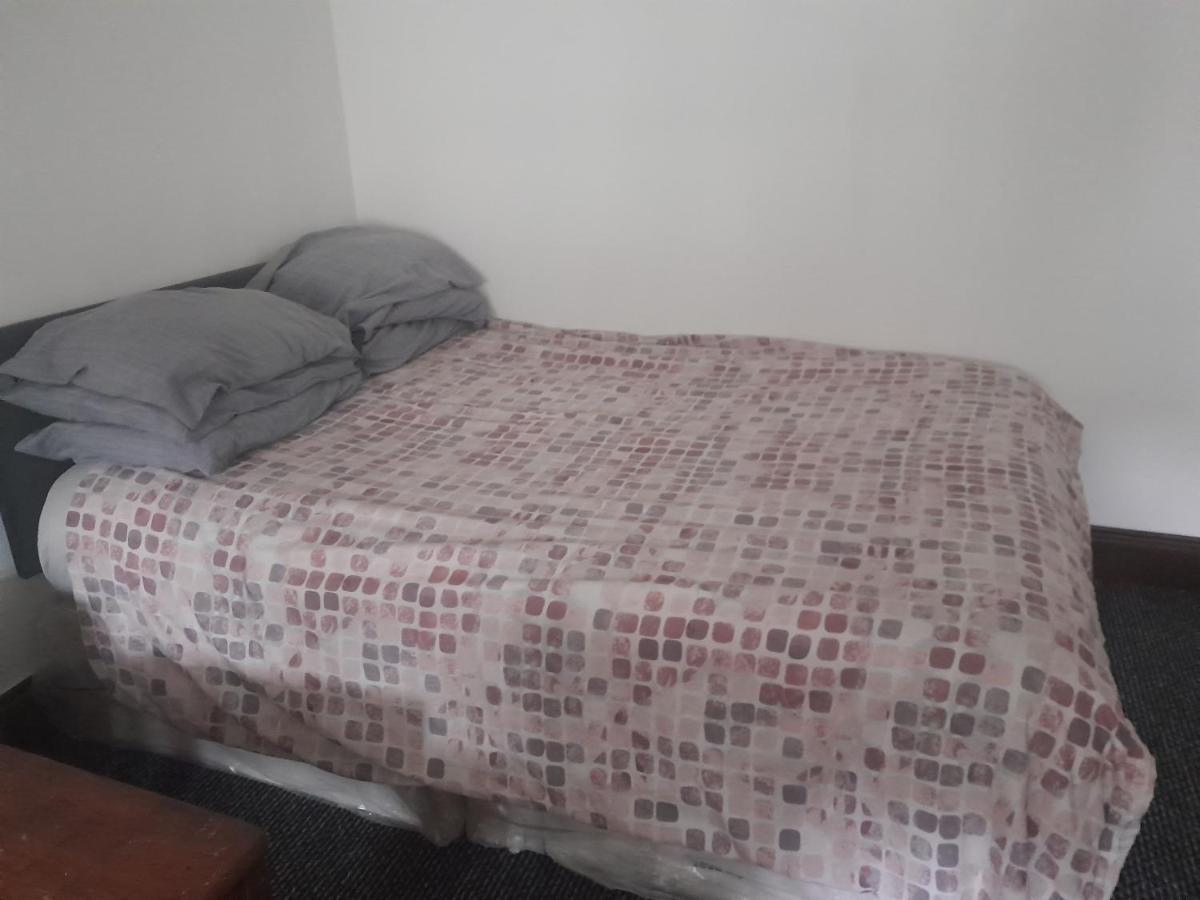 Lovely 1-Bed Studio In London Apartment Exterior photo