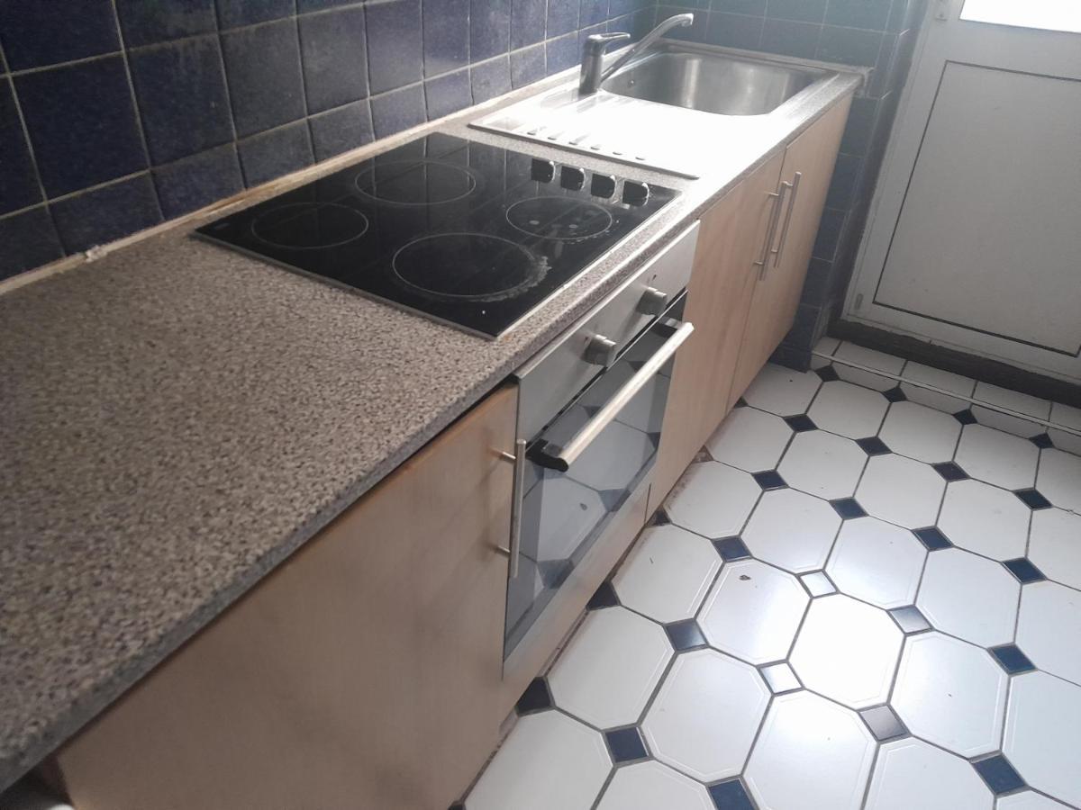 Lovely 1-Bed Studio In London Apartment Exterior photo